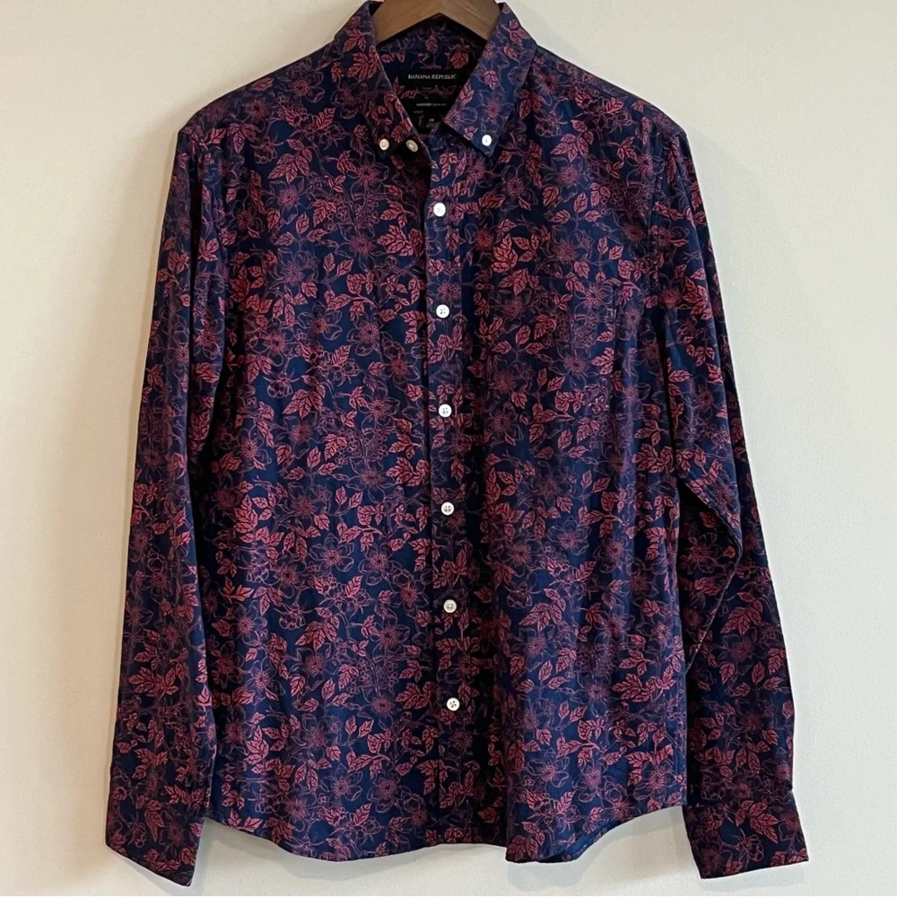 Banana Republic Men’s Untucked Red Blue Floral Shirt Long Sleeve M